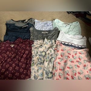 9 next to new size Large LOFT short sleeve tops